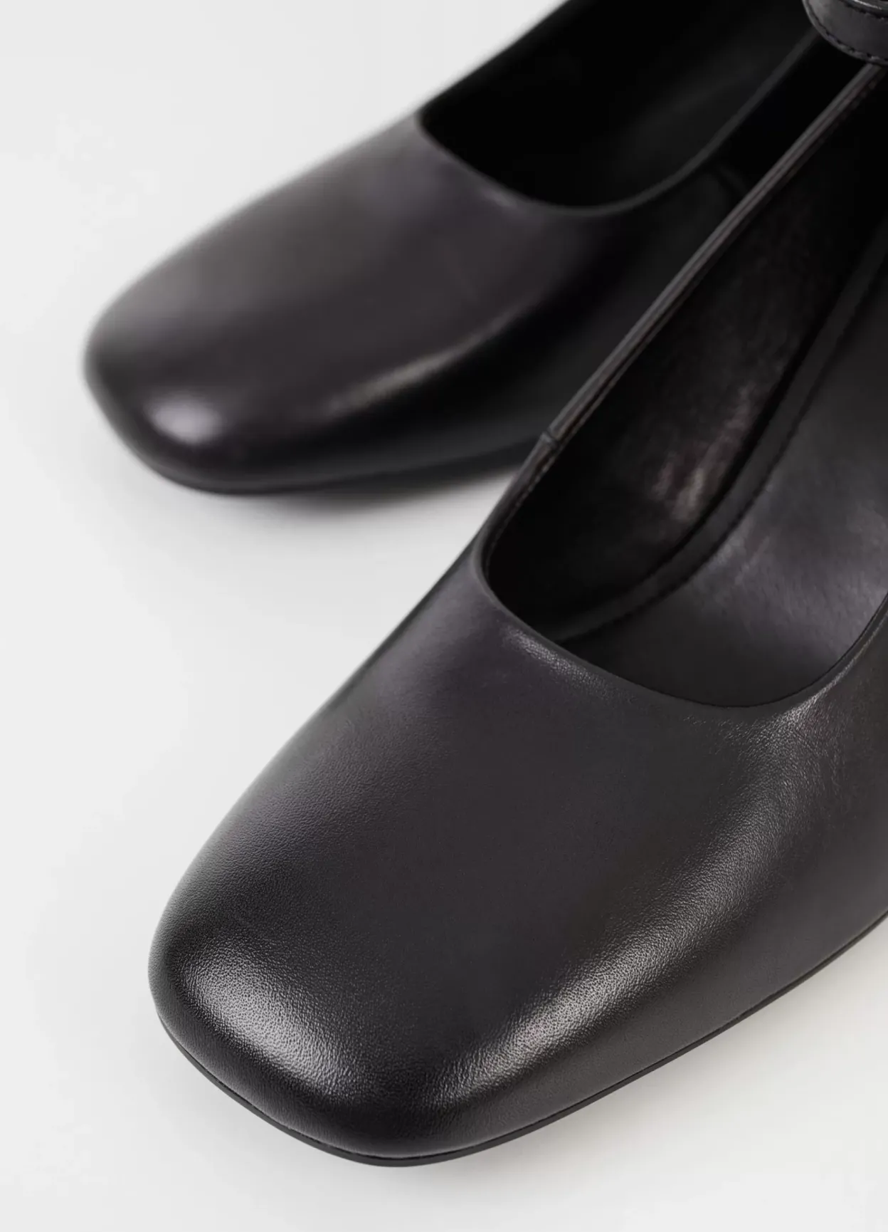 Vagabond ADISON PUMPS