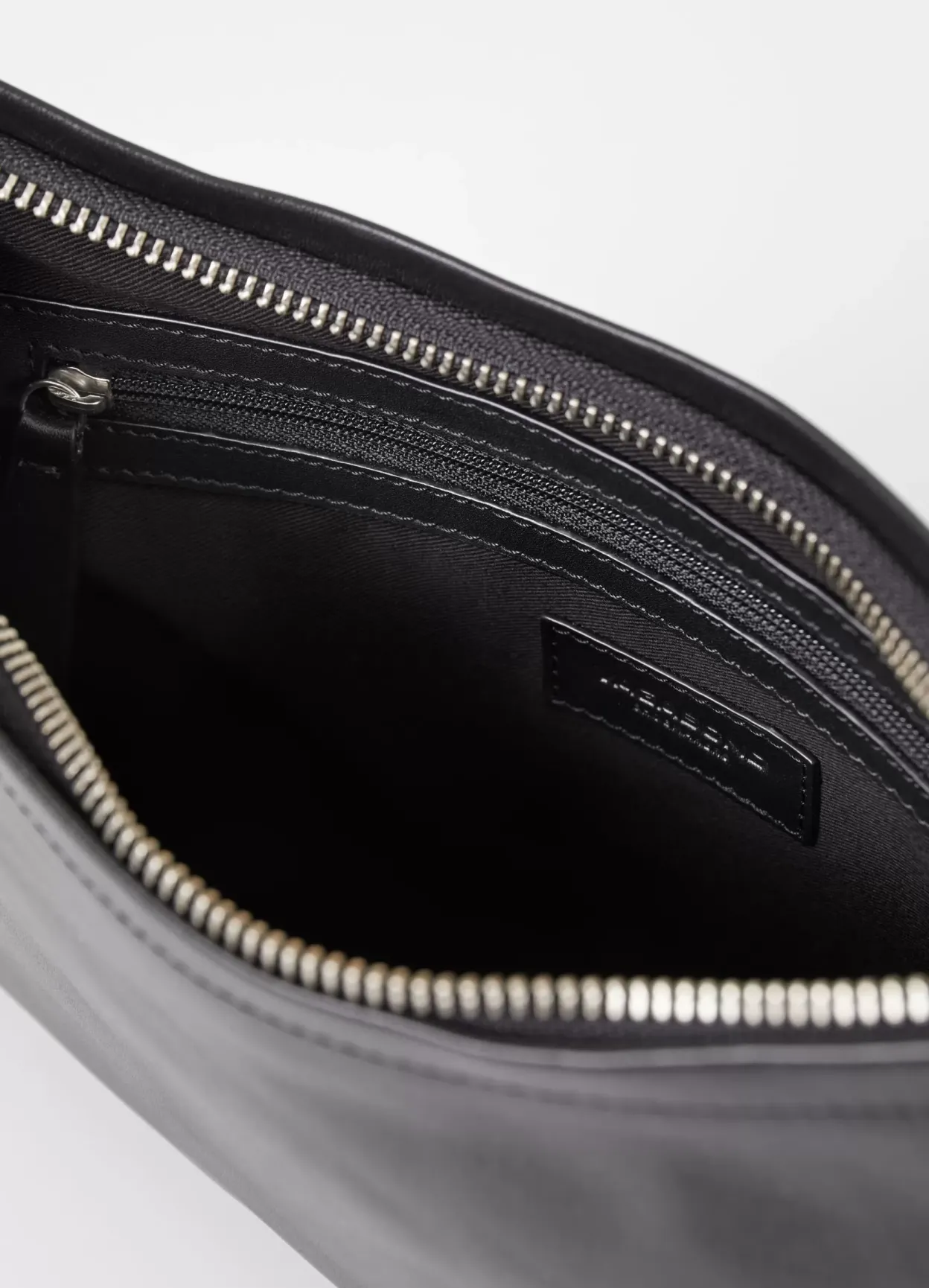 Vagabond NAPLES TASKE